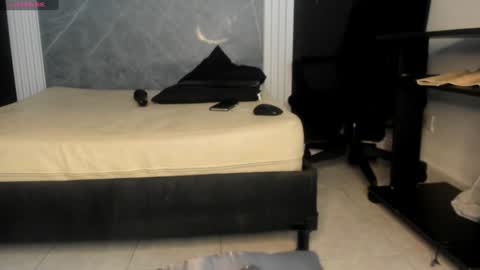 Snapshot of yummyduo chatting on 01-05-25, 04:59 Yummyduo online show from 01-05-25, 04:59