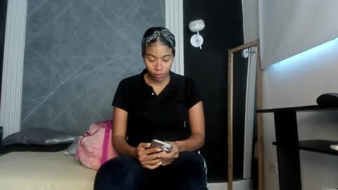 Snapshot of yummyduo chatting on 01-17-25, 11:49 Yummyduo online show from 01-17-25, 11:49