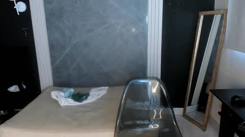 Snapshot of yummyduo chatting on 02-18-25, 12:17 Yummyduo online show from 02-18-25, 12:17