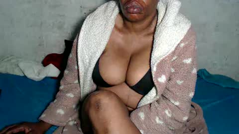 yummytittsxx online show from 01-10-25, 02:35