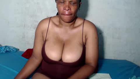 yummytittsxx online show from 02-04-25, 03:22