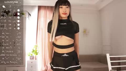 Snapshot of yuna_leen chatting on 10-15-25, 06:13 yuna_leen online show from 10-15-25, 06:13