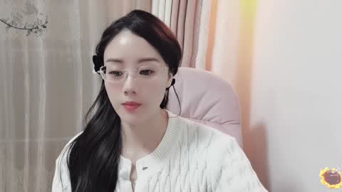 YunEr online show from 12-17-24, 02:33