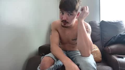 Snapshot of yungbul1 chatting on 12-04-25, 07:22 yungbul1 online show from 12-04-25, 07:22