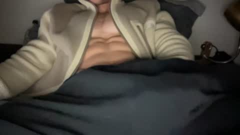 Snapshot of yungbull06 chatting on 07-05-26, 11:34 Yung Bull online show from 07-05-26, 11:34