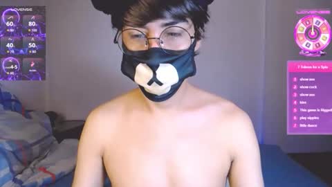 Snapshot of yuniorb chatting on 10-29-25, 03:53 the puppy boy online show from 10-29-25, 03:53