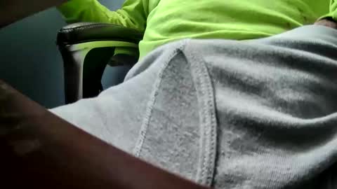 Snapshot of yuppers1234 chatting on 11-25-25, 05:57 yuppers1234 online show from 11-25-25, 05:57