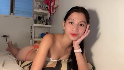 Snapshot of yuri_kai chatting on 11-21-25, 03:22 yuri online show from 11-21-25, 03:22