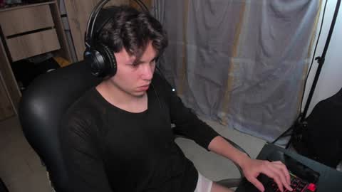 yurii_moody online show from 12-05-24, 02:42