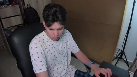 yurii_moody online show from 12-28-24, 05:23