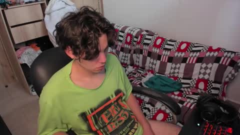 yurii_moody online show from 12-17-25, 07:20