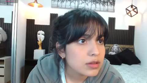 Y U R I online show from 07-15-26, 11:59