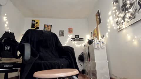 paola online show from 02-02-25, 11:00