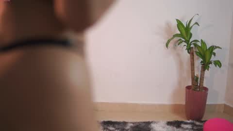 Yuyi Cam online show from 11-25-25, 03:28