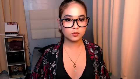 Snapshot of yvannasilva18 chatting on 02-22-25, 01:35 jai online show from 02-22-25, 01:35