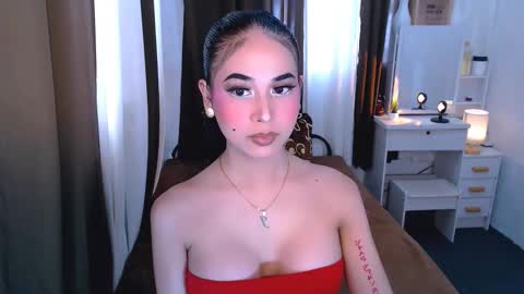 Snapshot of yvannasilva18 chatting on 10-17-25, 07:44 jai online show from 10-17-25, 07:44