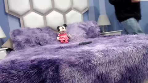 yvi online show from 06-06-26, 12:10