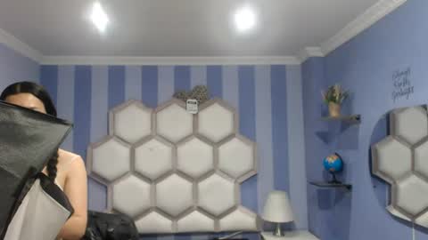 yvi online show from 07-23-26, 11:52