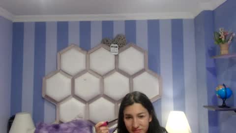 yvi online show from 07-30-26, 12:48