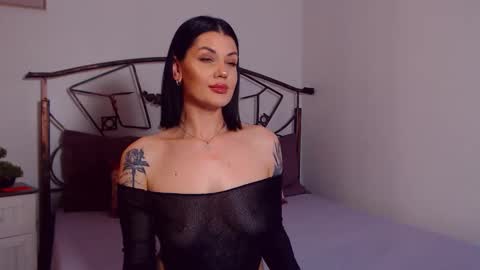 I V Y   online show from 05-16-26, 07:56