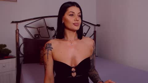 I V Y   online show from 06-01-26, 07:59