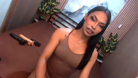 yvonnellvs online show from 02-09-26, 04:00