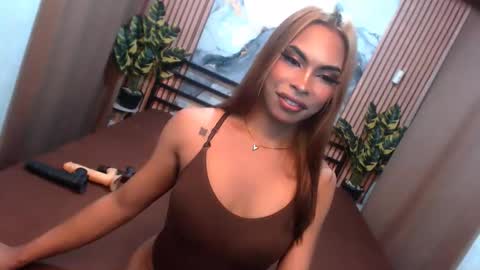 yvonnellvs online show from 03-25-26, 04:13