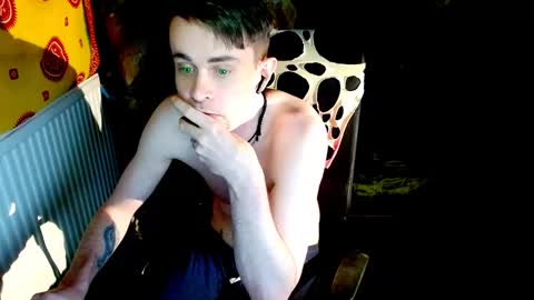 Snapshot of yyscript chatting on 12-06-24, 12:02   online show from 12-06-24, 12:02