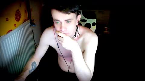 Snapshot of yyscript chatting on 12-16-24, 07:15   online show from 12-16-24, 07:15