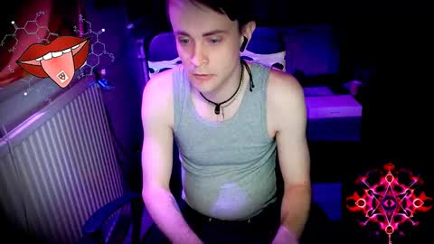 Snapshot of yyscript chatting on 12-28-24, 01:50   online show from 12-28-24, 01:50