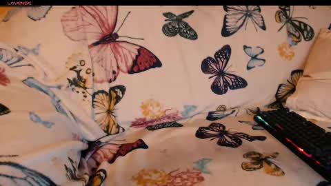 yzza_suave online show from 11-21-25, 08:29