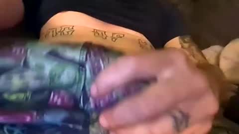 Snapshot of z13meanz chatting on 12-18-25, 12:22 z13meanz online show from 12-18-25, 12:22