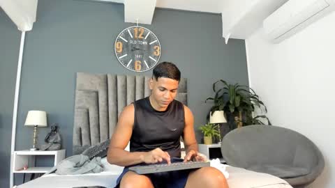 Snapshot of zac_haynes chatting on 10-04-25, 05:44 zac online show from 10-04-25, 05:44