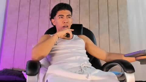 Snapshot of zack_conor chatting on 03-03-25, 12:48 zack conor online show from 03-03-25, 12:48