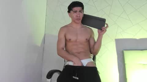 Snapshot of zack_conor chatting on 10-22-25, 08:52 zack conor online show from 10-22-25, 08:52