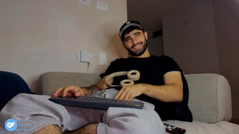 zack_sullivan22 online show from 12-03-25, 07:27