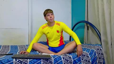 Snapshot of zackmontiel07 chatting on 02-10-26, 08:51 ZackMontiel07 online show from 02-10-26, 08:51