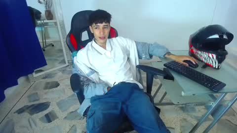 Snapshot of zacktk7 chatting on 12-06-24, 11:25 zack online show from 12-06-24, 11:25