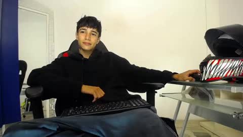 Snapshot of zacktk7 chatting on 12-19-24, 11:14 zack online show from 12-19-24, 11:14