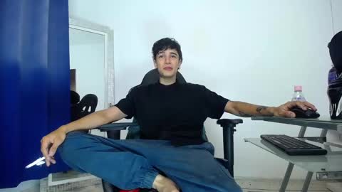 Snapshot of zacktk7 chatting on 12-20-24, 02:19 zack online show from 12-20-24, 02:19