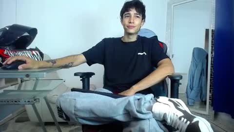 Snapshot of zacktk7 chatting on 12-26-24, 08:11 zack online show from 12-26-24, 08:11