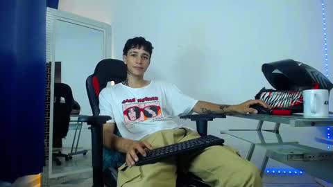 Snapshot of zacktk7 chatting on 12-27-24, 09:00 zack online show from 12-27-24, 09:00