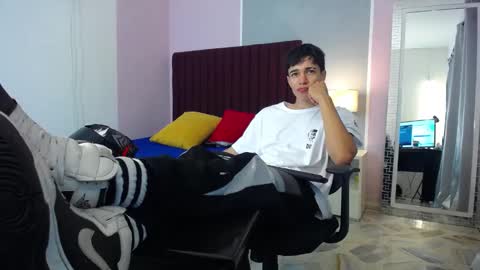 Snapshot of zacktk7 chatting on 01-02-25, 01:27 zack online show from 01-02-25, 01:27