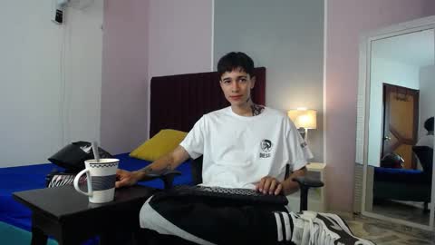 Snapshot of zacktk7 chatting on 01-02-25, 04:30 zack online show from 01-02-25, 04:30