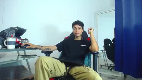 Snapshot of zacktk7 chatting on 01-08-25, 12:28 zack online show from 01-08-25, 12:28