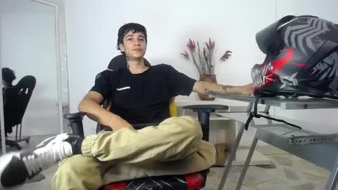 Snapshot of zacktk7 chatting on 01-20-25, 07:14 zack online show from 01-20-25, 07:14