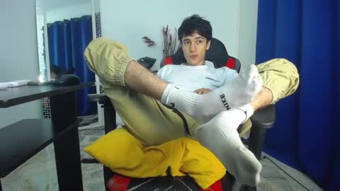 Snapshot of zacktk7 chatting on 01-31-25, 12:06 zack online show from 01-31-25, 12:06