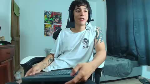 Snapshot of zacktk7 chatting on 02-12-25, 07:23 zack online show from 02-12-25, 07:23