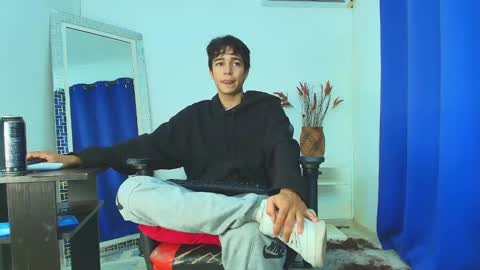 Snapshot of zacktk7 chatting on 02-18-25, 08:14 zack online show from 02-18-25, 08:14