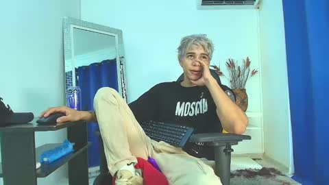 Snapshot of zacktk7 chatting on 02-21-25, 08:38 zack online show from 02-21-25, 08:38